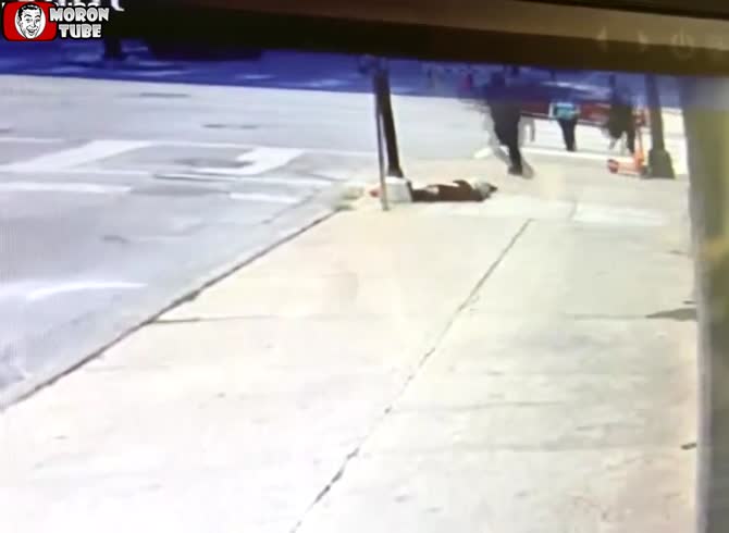 Video :Dallas woman attacked at random (Warning - disturbing)